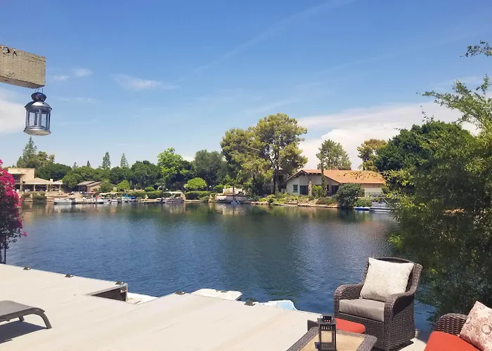 Ferienhaus Sun Deck, Hot Tub! Lakefront House