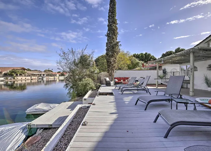 Sun Deck, Hot Tub! Lakefront House