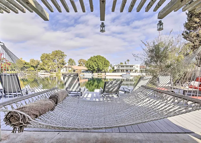 Ferienhaus Sun Deck, Hot Tub! Lakefront House *